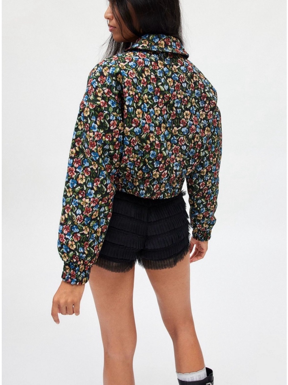 NWT Kimchi Blue Evelyn Floral Cropped Bomber Jacket Small - Picture 3 of 9
